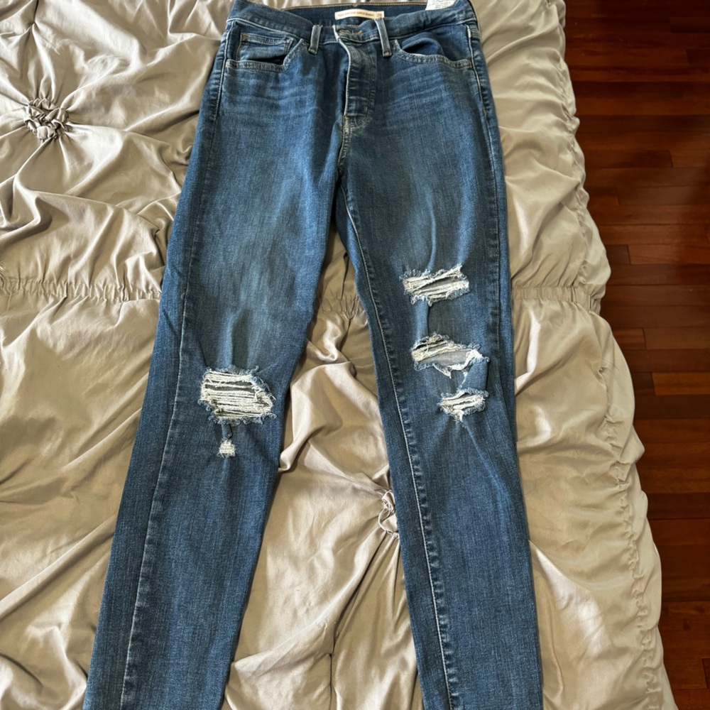 Levi’s 720 high rise super skinny jeans, lightly used